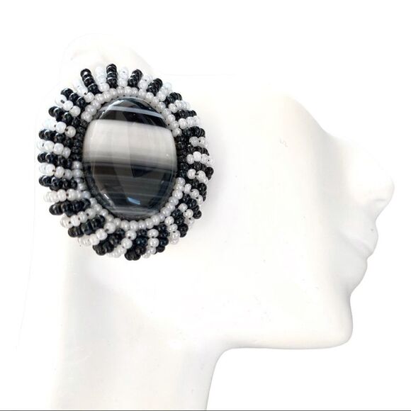 Vtg hand beaded black white banded agate earrings with glass bead border pierced - Picture 6 of 9